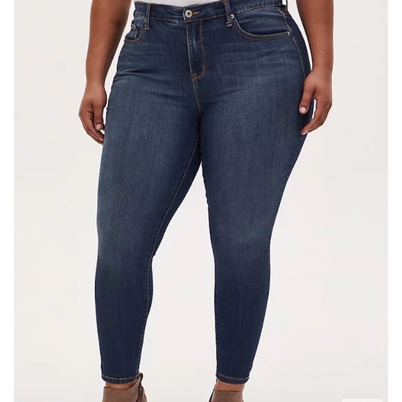 TORRID jeans Plus size sky high skinny premium stretch size 24T jeans - Picture 1 of 2